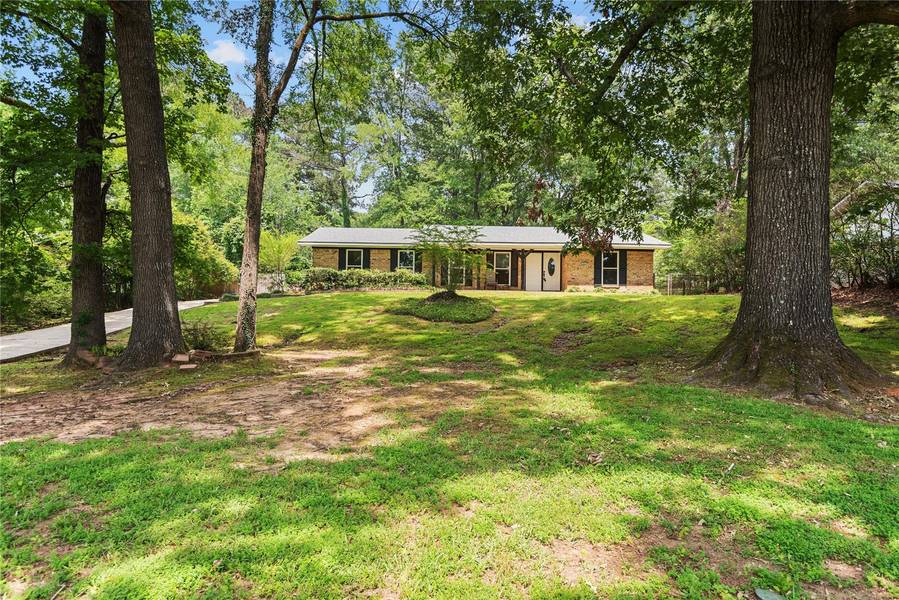 207 Whispering Pine Drive, Haughton, LA 71037