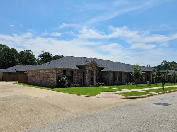 5104 Shiloh Village Drive,  Tyler,  TX 75703