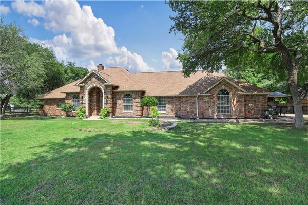 127 Woodstream Court, Cresson, TX 76035