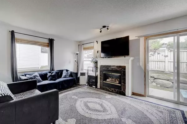 Calgary, AB T3K 4S8,83 Country Hills Villas NW