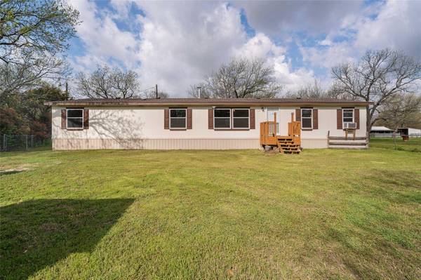 228 County Road 4870, Newark, TX 76071