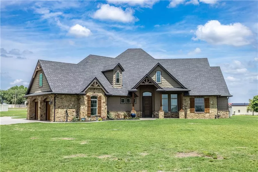 24193 E 996 Road, Weatherford, OK 73096