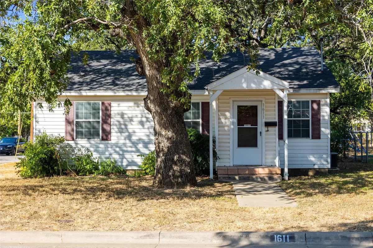 Brownwood, TX 76801,1611 9th Street