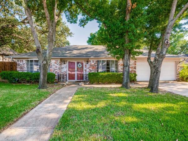 6724 Starnes Road, North Richland Hills, TX 76182