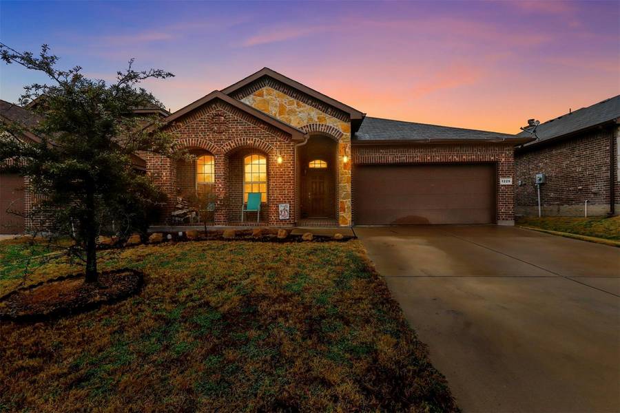 1229 Glen Court, Weatherford, TX 76087