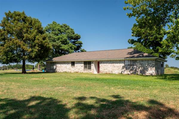 93 County Road 2327, Como, TX 75431