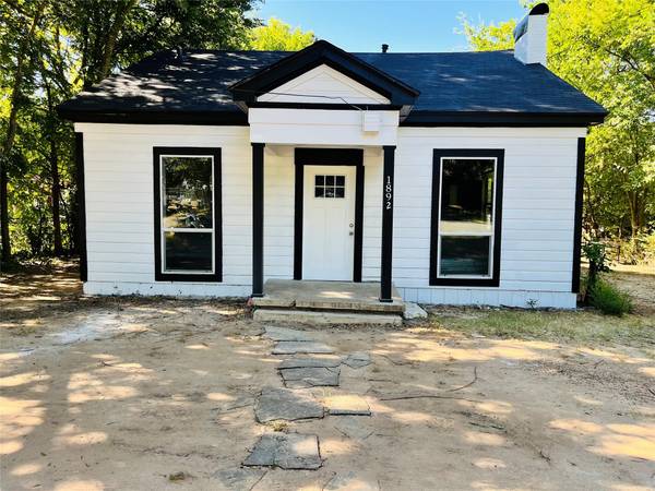 1892 E Polk Street, Paris, TX 75460