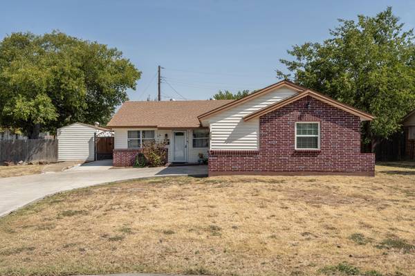 4025 Yellowstone Street, Irving, TX 75062