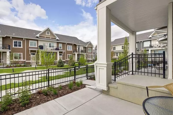 Calgary, AB T3M 2V5,113 CRANBROOK WALK SE