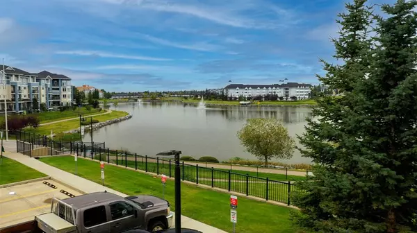 Calgary, AB T3K 0W5,10 Country Village PARK NE #3211