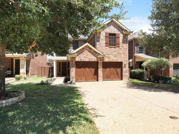 1046 Kaylie Street,  Grand Prairie,  TX 75052