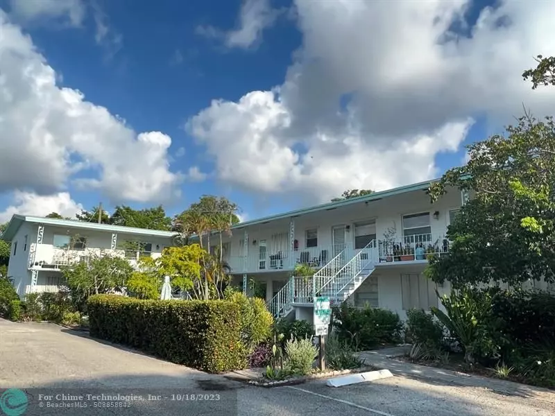 Lake Worth Beach, FL 33460,323 S Federal Hwy  #3