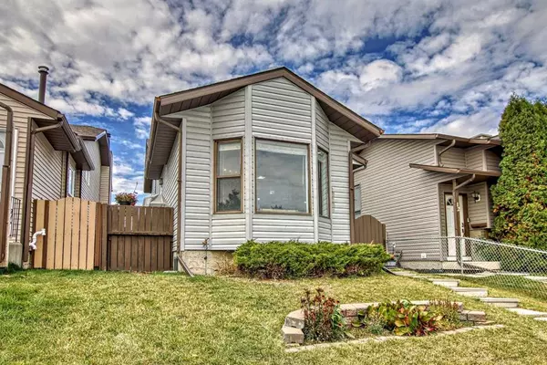 Calgary, AB T3J2P7,14 Tararidge Close NE