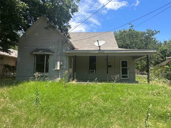 303 Olive Street, Cleburne, TX 76031