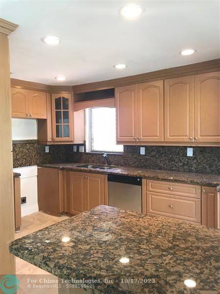 Lauderdale Lakes, FL 33309,3651 NW 37th St