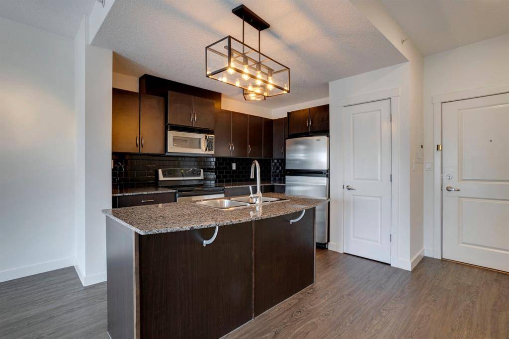 Calgary, AB T3E 7R2,5605 Henwood ST SW #4116