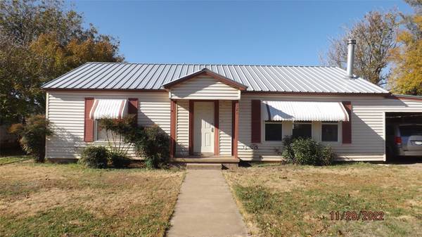 128 NW Avenue H, Hamlin, TX 79520