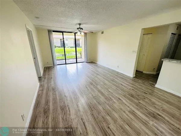 Coral Springs, FL 33067,5781 Riverside Dr  #102A4