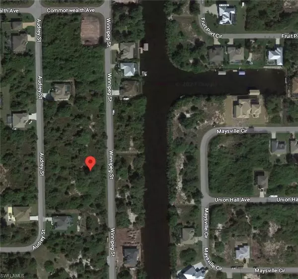 10105 Winnipeg ST, Port Charlotte, FL 33981