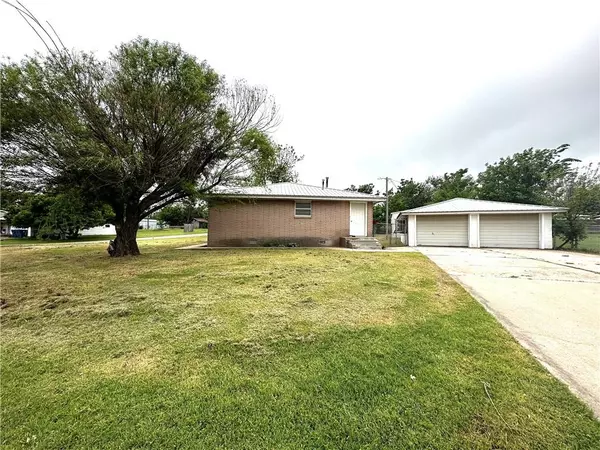 Tuttle, OK 73089,105 E Maple Street