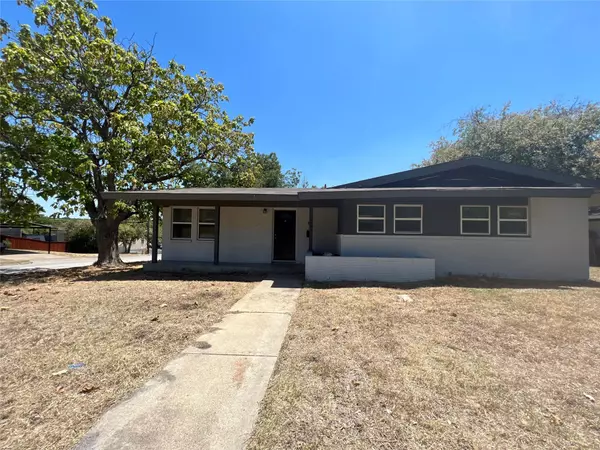 4301 Bonnie Drive, Fort Worth, TX 76116