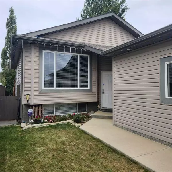 Lethbridge, AB T1K7W1,150 Blackfoot CT W