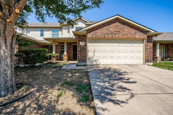 7565 Lazy Spur Boulevard, Fort Worth, TX 76131