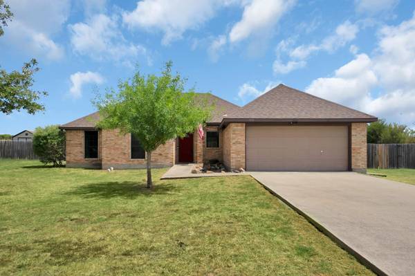 5101 Creek Crossing Drive,  Greenville,  TX 75402