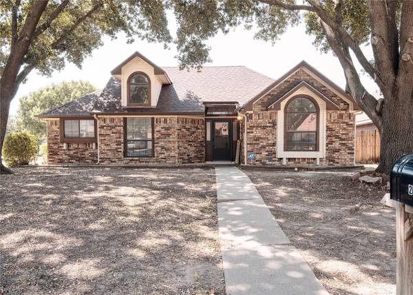 2731 Wentworth Drive, Grand Prairie, TX 75052