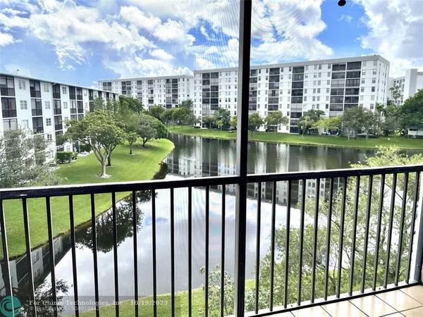 2228 N Cypress Bend Dr  #403,  Pompano Beach,  FL 33069