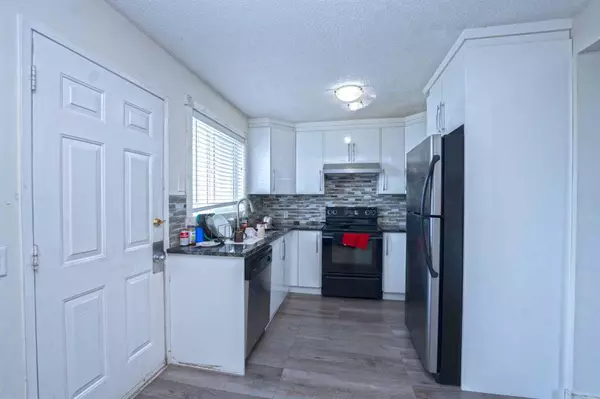 Calgary, AB t3j3e1,105 martinbrook PL NE