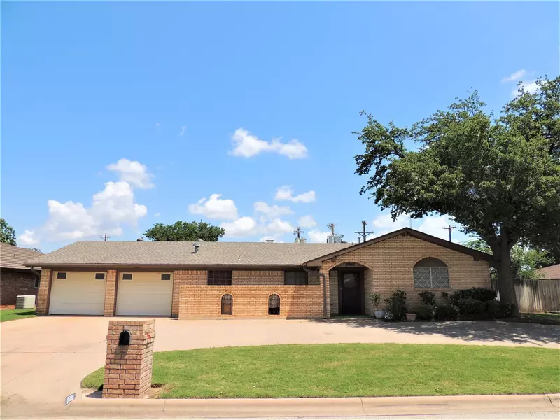 2902 Robertson Drive, Abilene, TX 79606