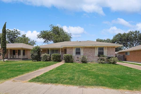 1521 Bardfield Avenue, Garland, TX 75041