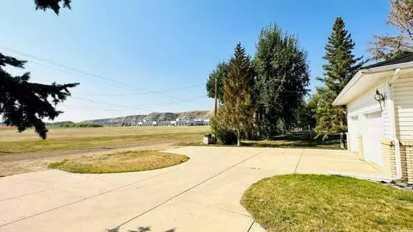 Drumheller, AB T0J 0Y1,146 9 Street NW