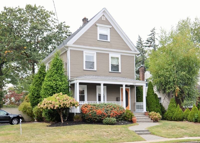 202 Galloping Hill Rd, Roselle Park Boro, NJ 07204