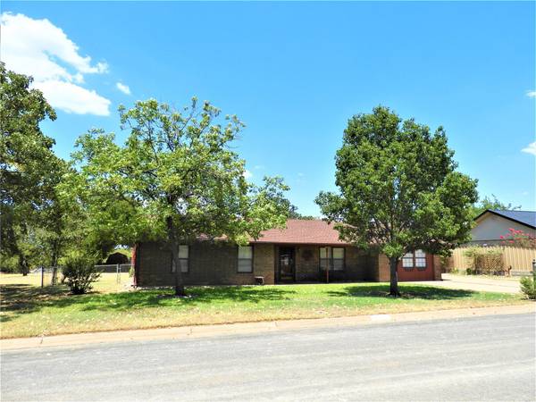 130 Dennis Street, Jacksboro, TX 76458