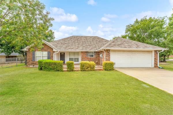 2110 Timberwood Court, Granbury, TX 76049