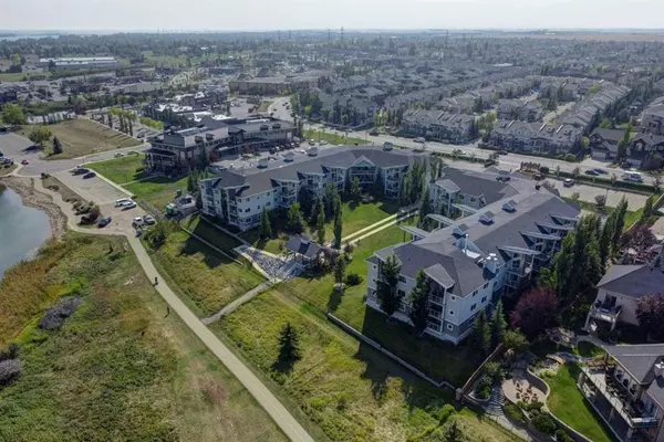 Chestermere, AB T1X 1W6,380 Marina DR #314