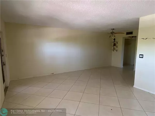 Deerfield Beach, FL 33442,2072 Newport Q  #2072