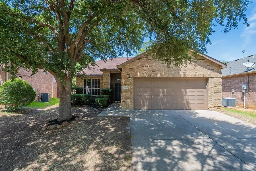 12605 Black Cherry Lane, Fort Worth, TX 76040