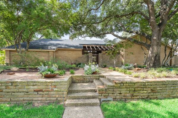 6812 Caulfield Drive, Dallas, TX 75248