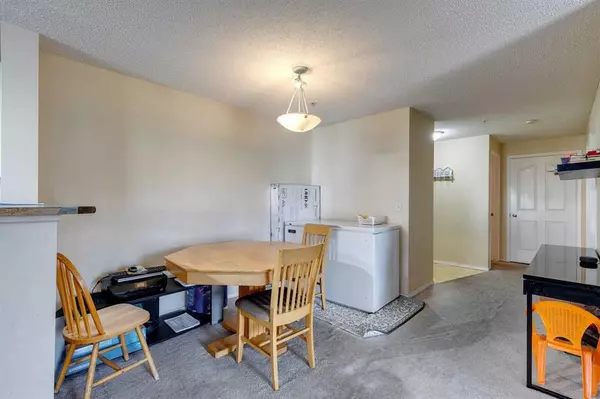 Calgary, AB T2Y 5A1,16320 24 ST SW #3302