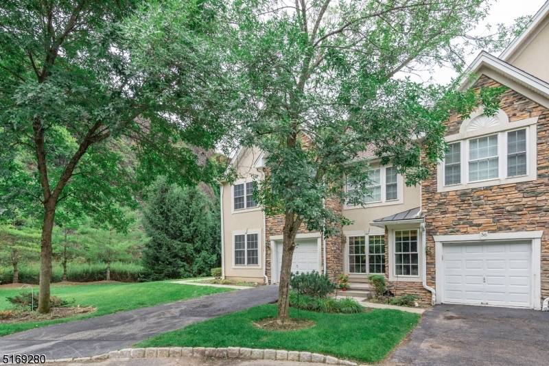 36 Rosewood Ct, North Haledon Boro, NJ 07508