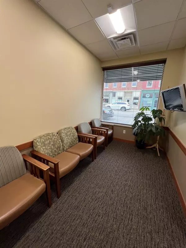 Elizabeth, IL 61028,117 N Main Street