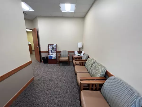 Elizabeth, IL 61028,117 N Main Street