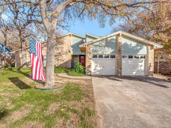 2224 Mountainview Drive, Hurst, TX 76054