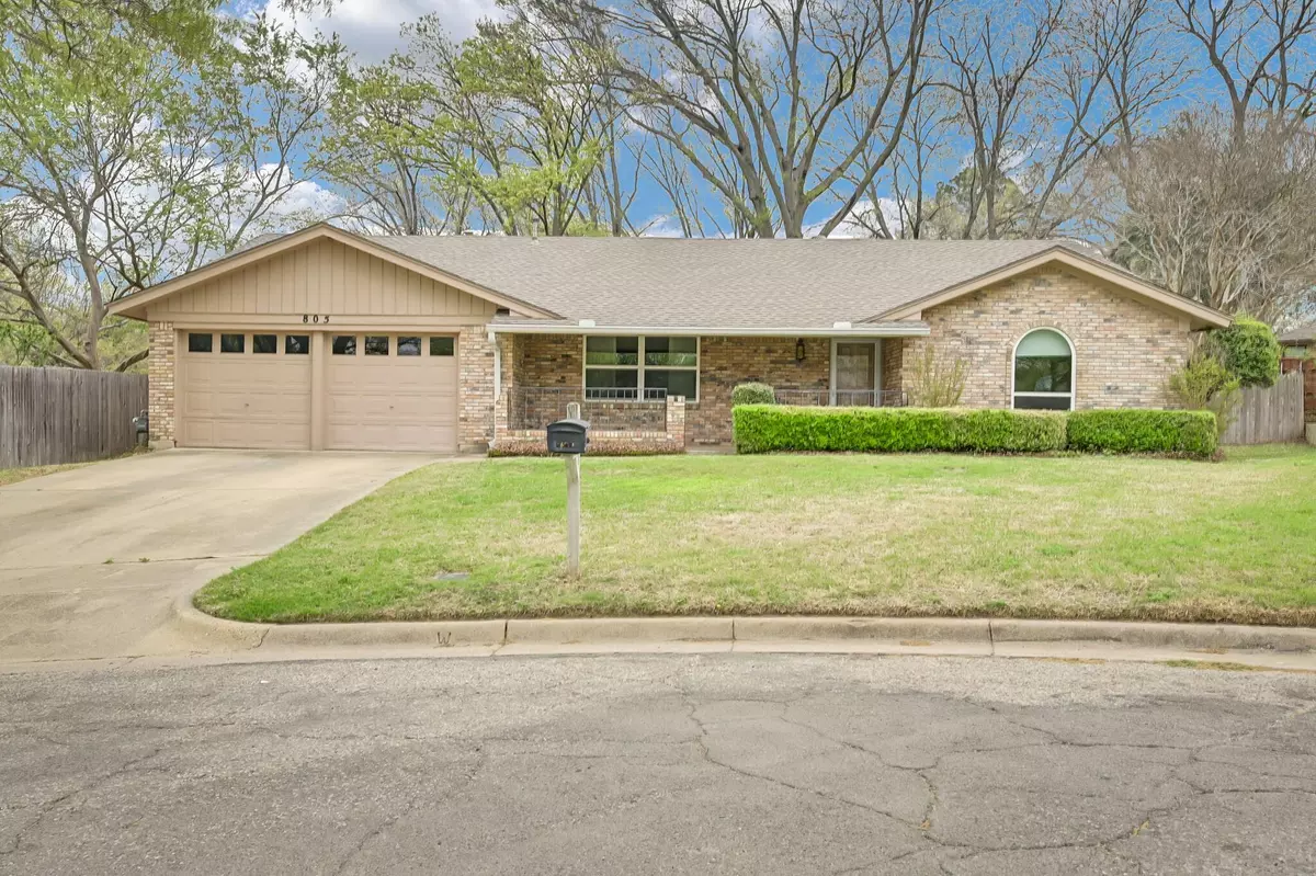 Arlington, TX 76012,805 Pin Oak Court