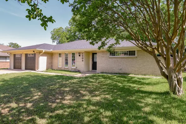 1703 Northglen Court, Arlington, TX 76012