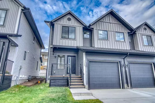 Airdrie, AB T4B 5H7,660 South Point Heath SW