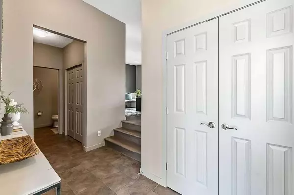 Calgary, AB T2X 0V9,288 Chaparral Valley Mews SE